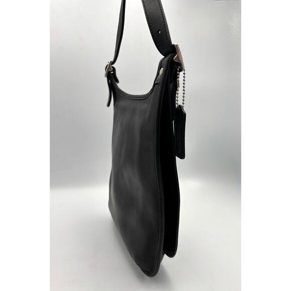 Coach 9131 Saddle Flap Crossbody | 90s Leather Hippie Bag | Vintage Minimal - Picture 4 of 16